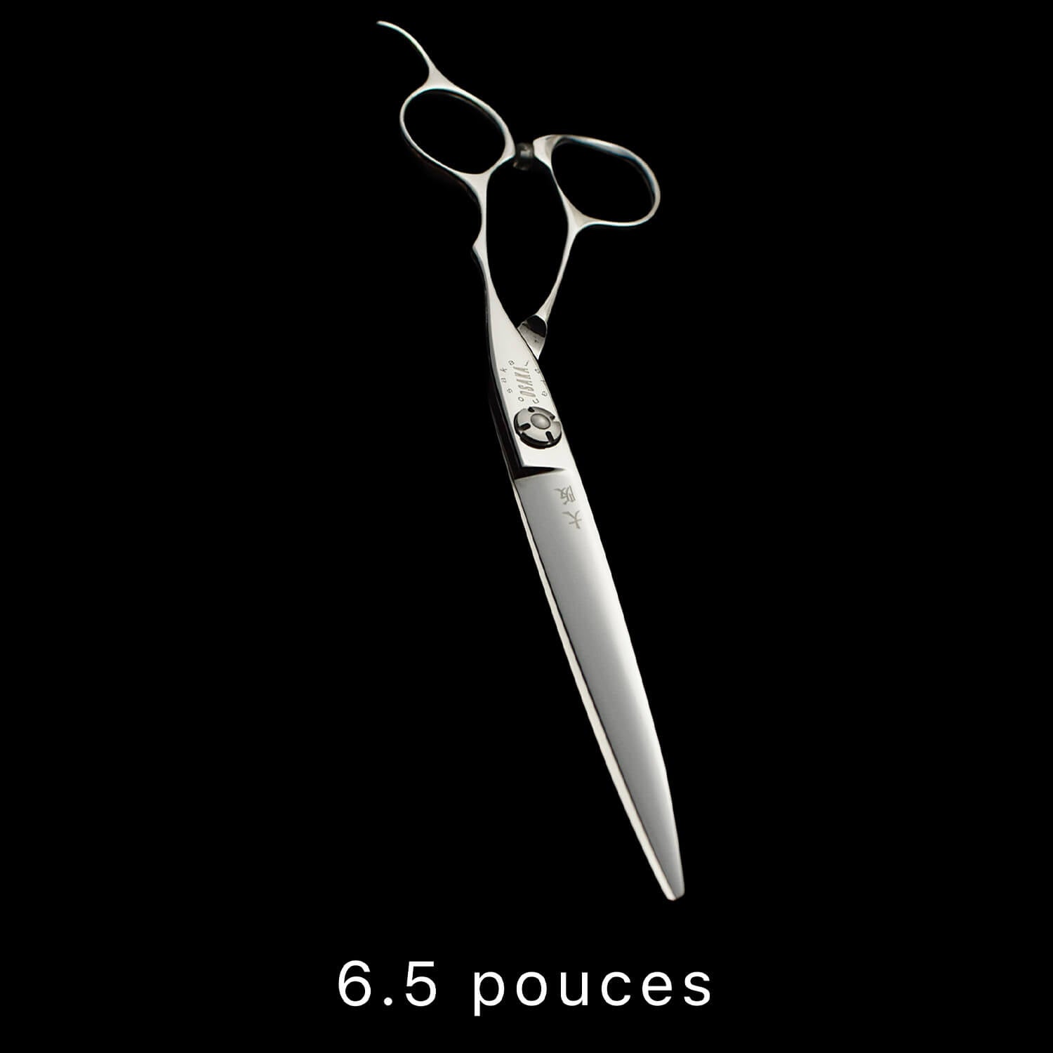 Ciseaux de coiffure OSAKA CR 6.5 pouces – lame droite longue en acier japonais, vis plate gravée et manche classique avec repose-doigt incurv