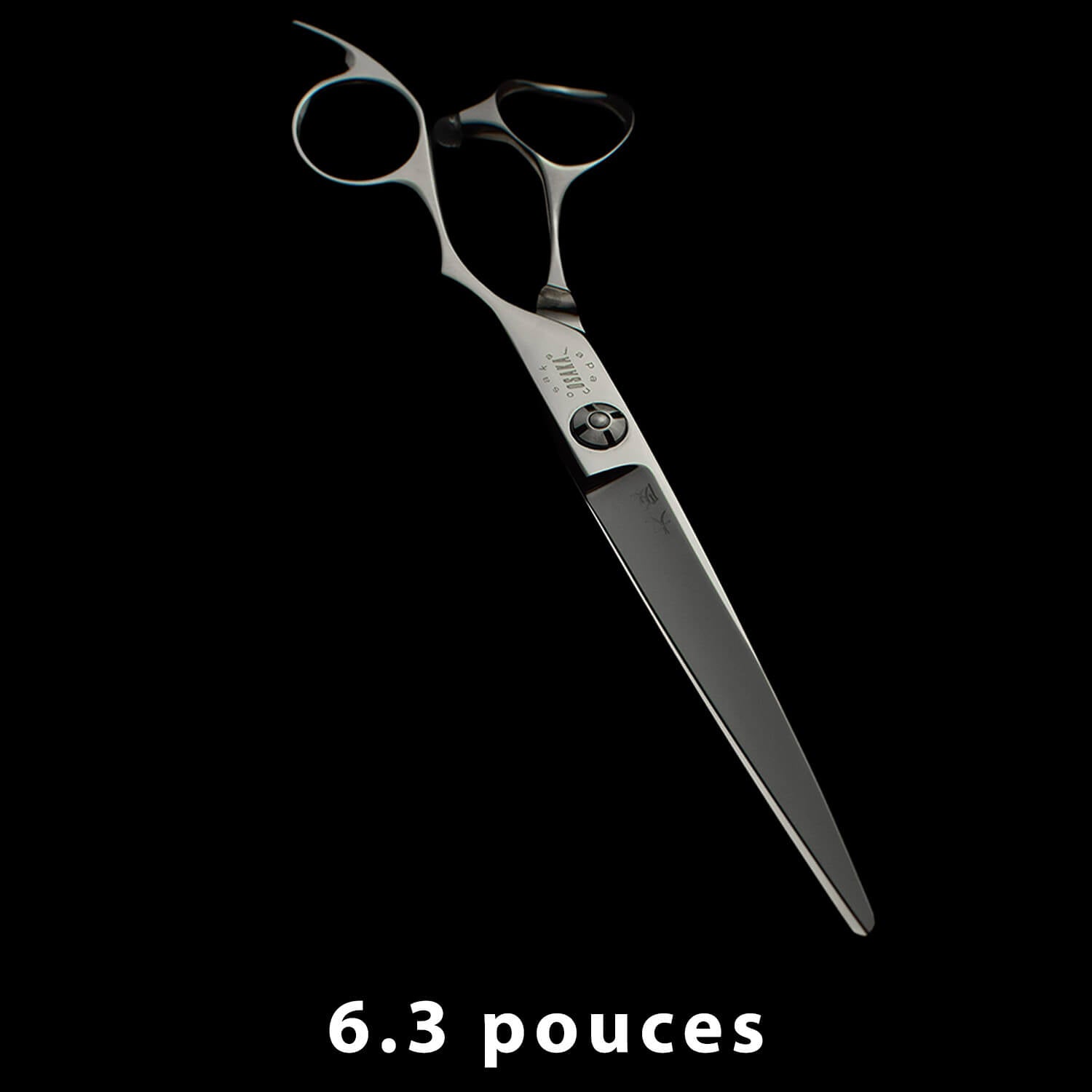 Ciseaux de coiffure OSAKA FLAT 6.3 pouces — design épuré et lame droite pour une coupe nette et polyvalente.
