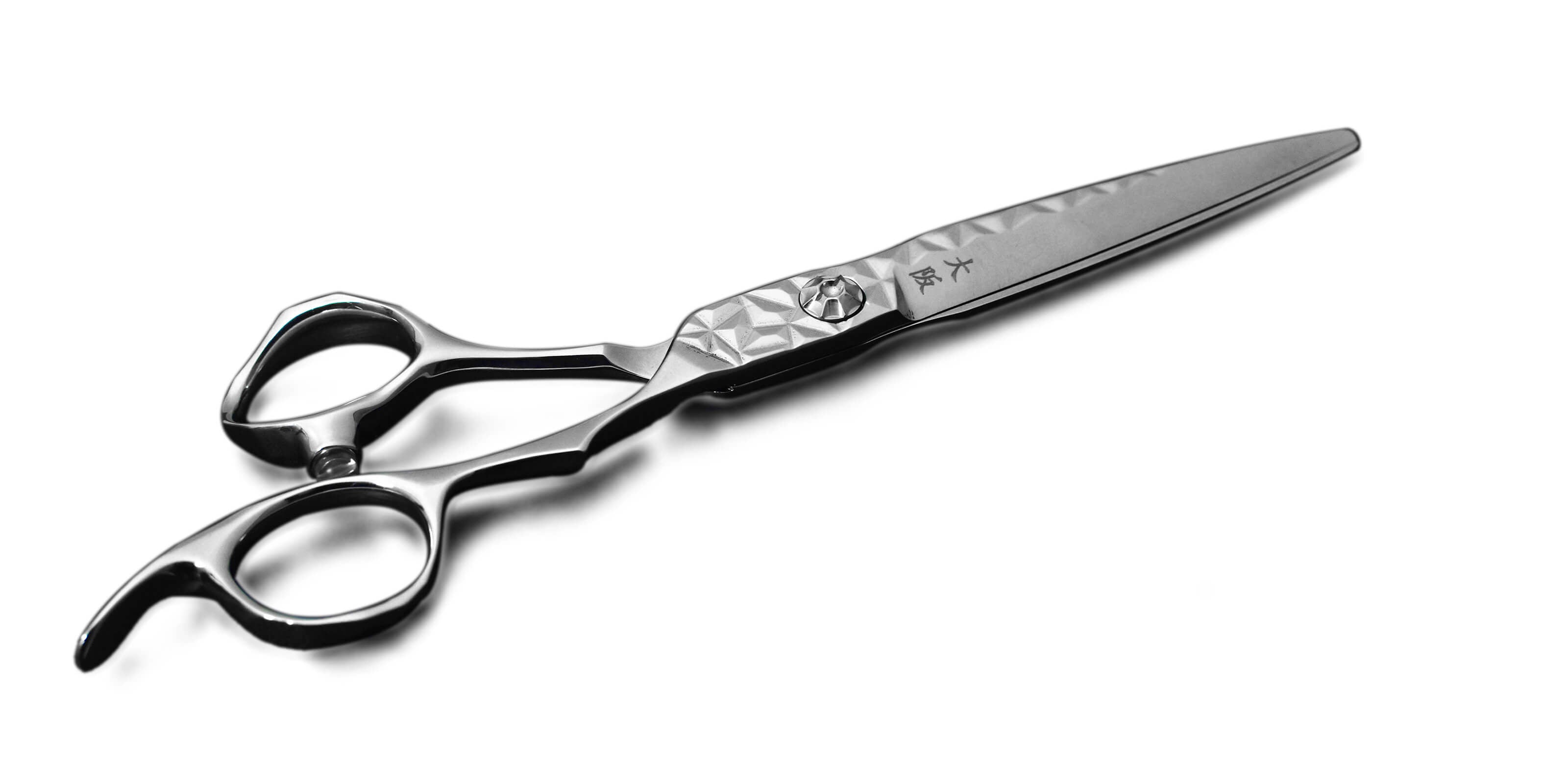 Ciseaux de coiffure OSAKA GEODE – lame droite japonaise, finition martelée, vis décorative et manche ergonomique inversé pour gaucher