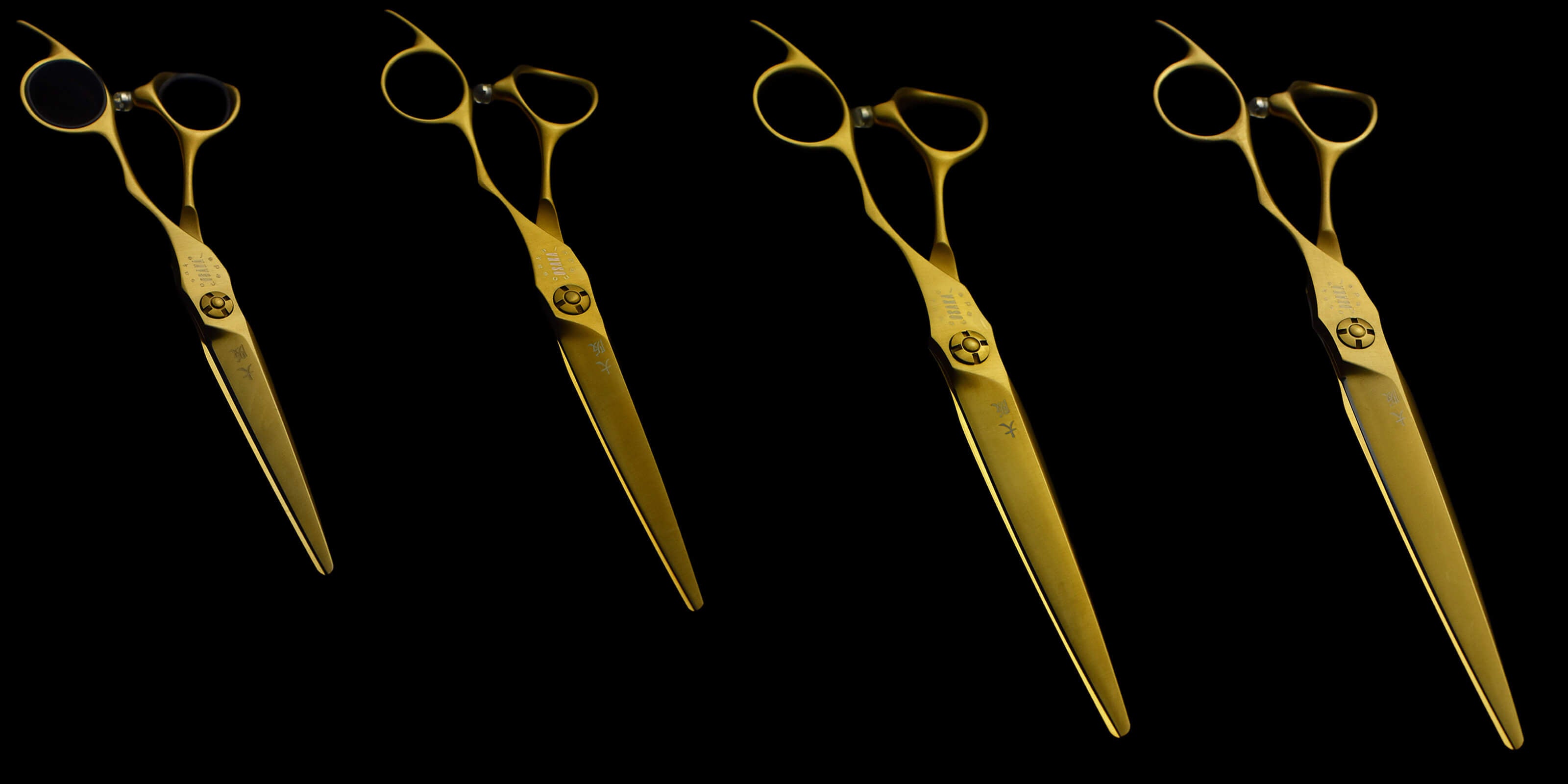 Ciseaux OSAKA MT Gold disponibles en plusieurs tailles 5,5 / 6,0 / 6,5/. 7,0 pouces, adaptés à tous les styles de coupe et à chaque préférence de prise en main.