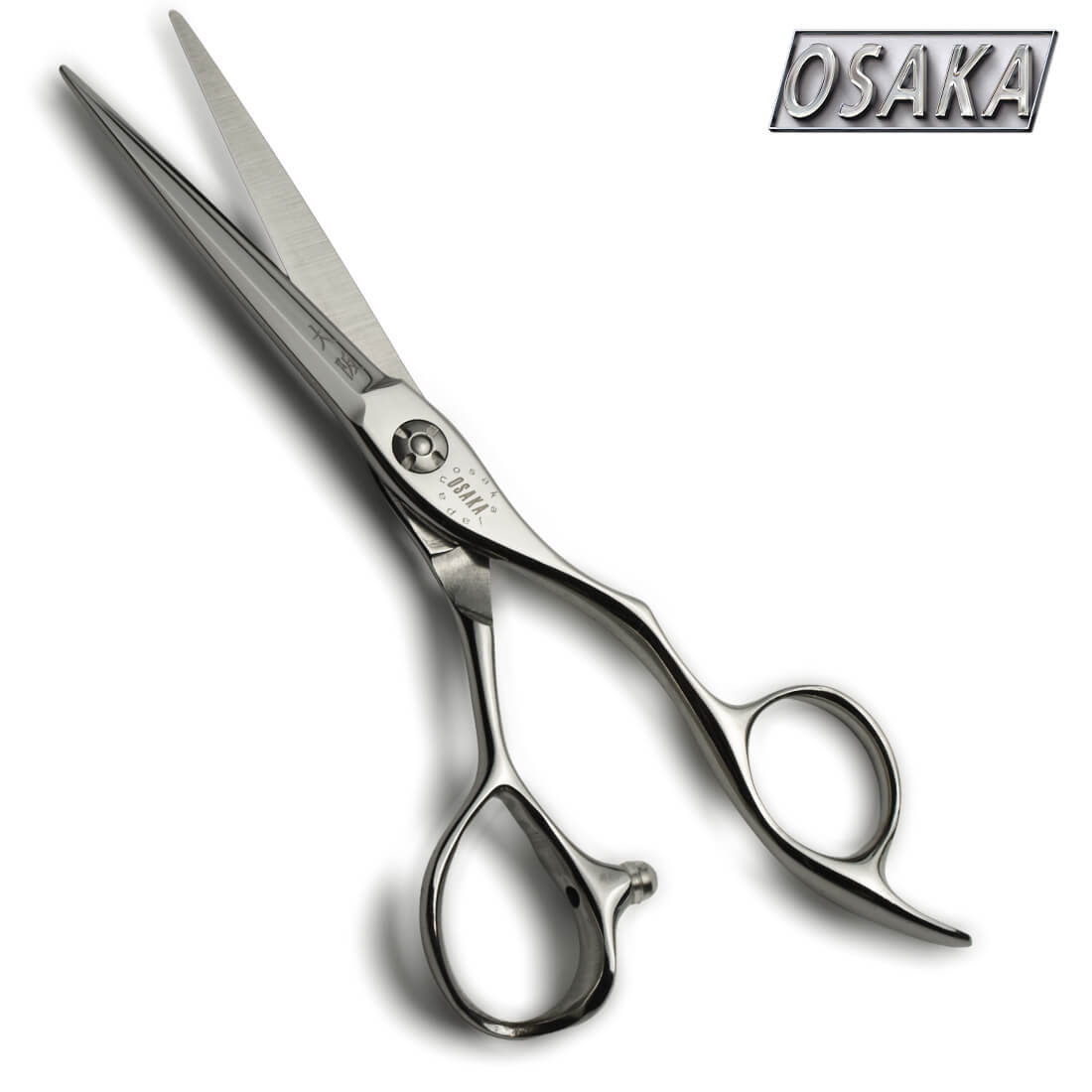 Ciseaux de coiffure OSAKA YLS en acier japonais, avec lame droite et manche ergonomique offset, adaptés aux techniques de coupe précises.