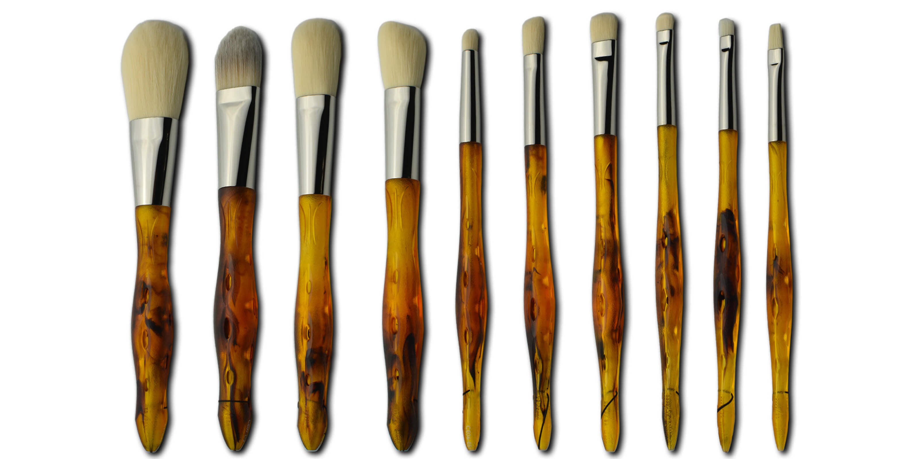 Collection de pinceaux de maquillage YSPARK composée de 10 pinceaux toutes de tailles et de couleurs différentes.