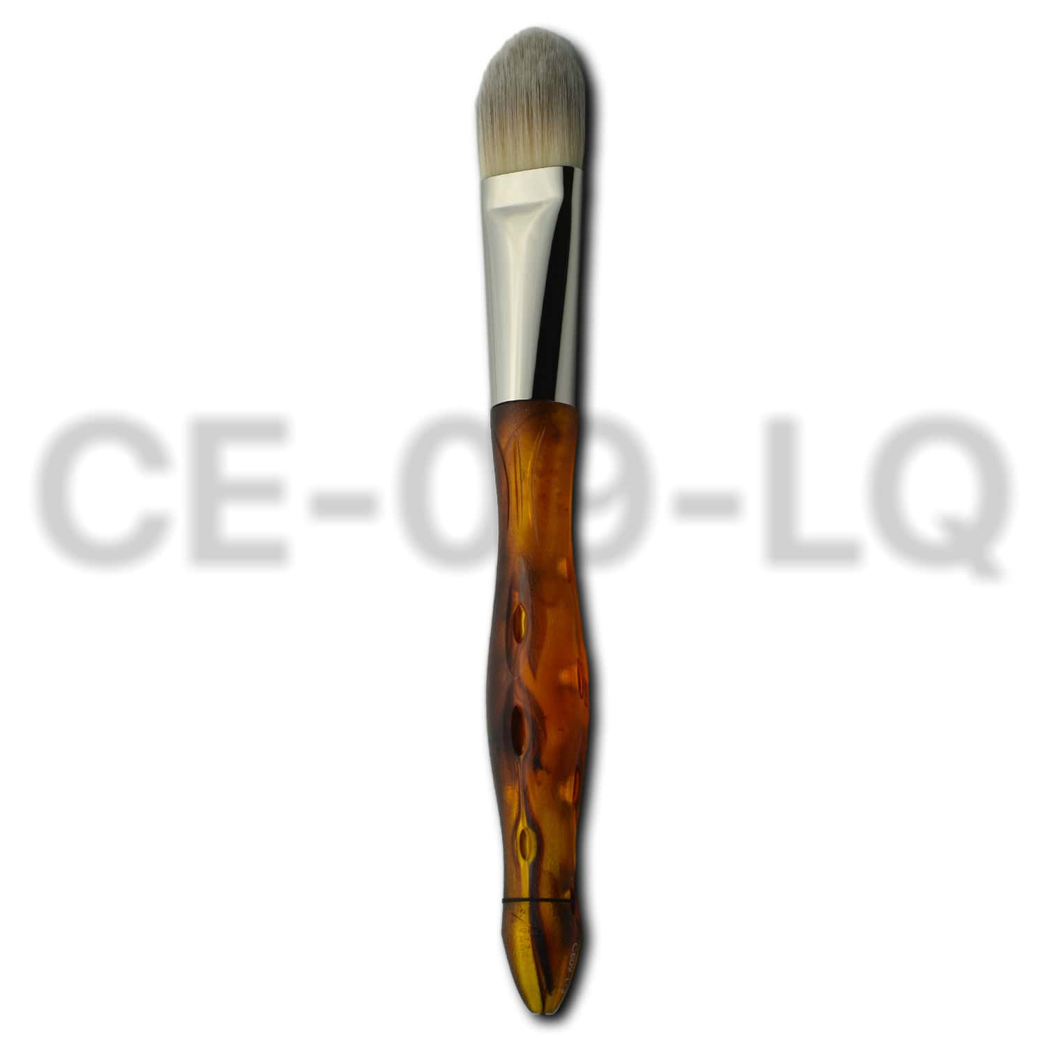 Pinceau de maquillage Y.S.PARK CE-09-LQ avec manche ergonomique noir perforé et tête plate en poils noirs, conçu pour l’application uniforme du fond de teint liquide ou des textures crème.