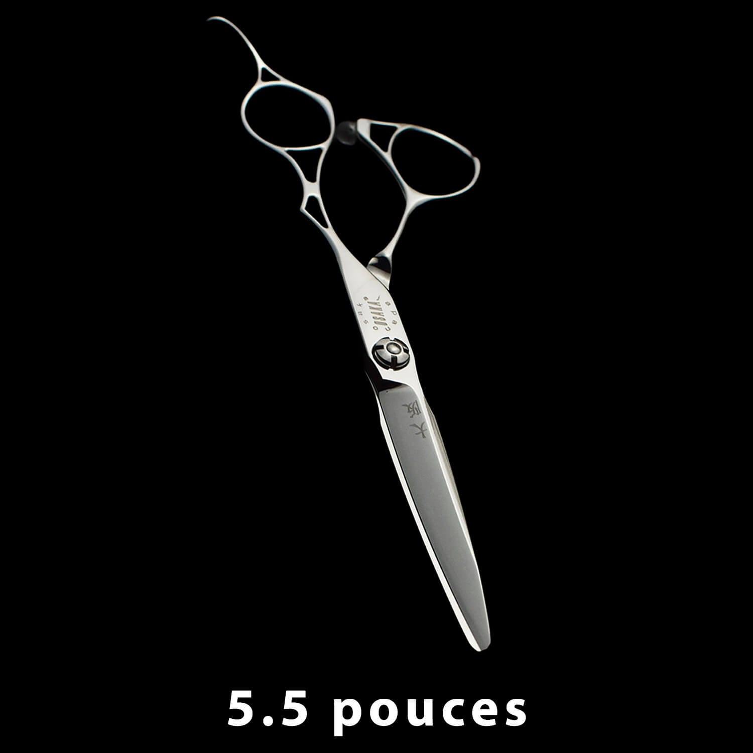 Ciseaux de coiffure OSAKA CLY en 5,5 pouces avec manche ajouré, conçus pour la précision et la légèreté.