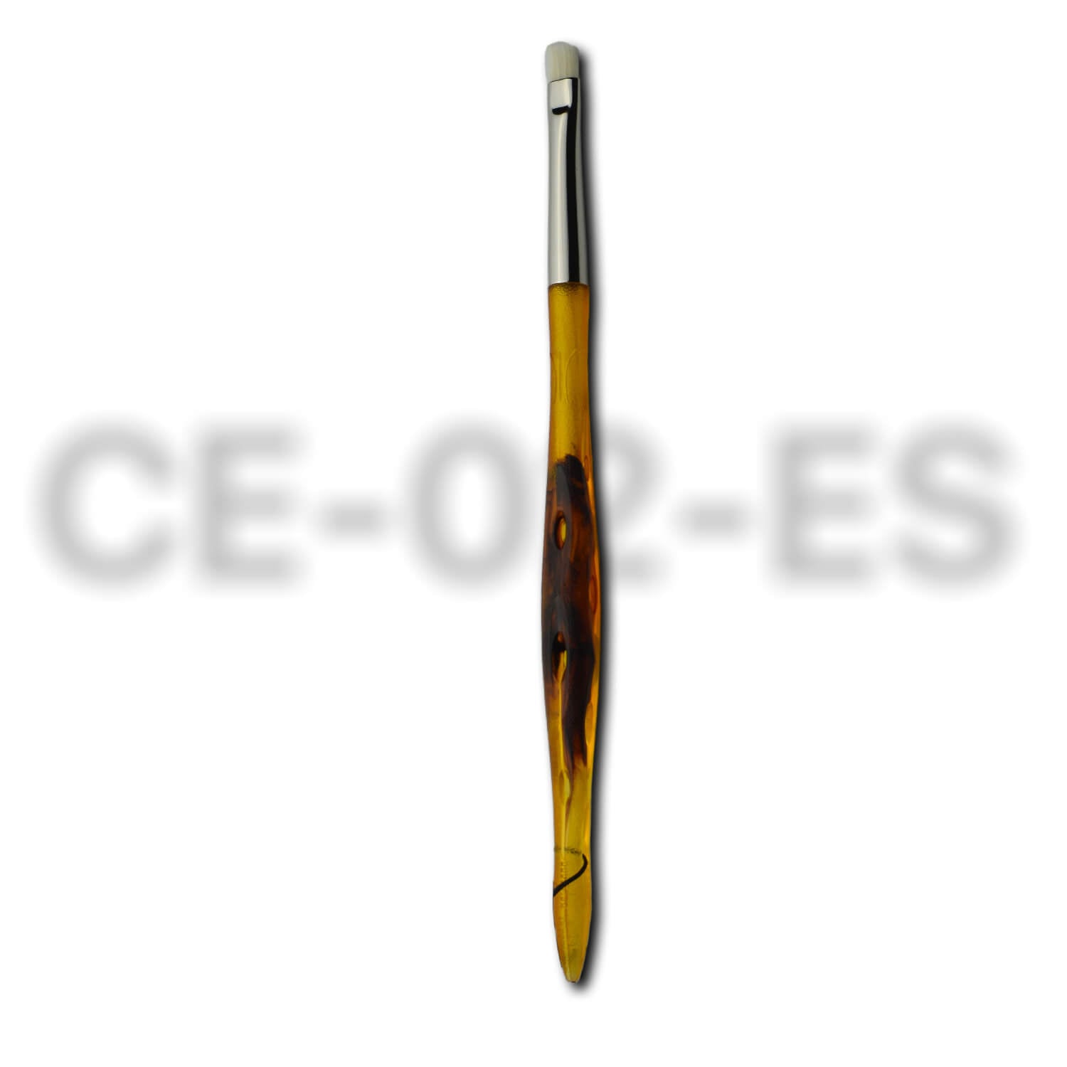 Pinceau de maquillage Y.S.PARK CE-02-ES avec manche ergonomique effet ambre et embout plat arrondi, conçu pour l'application précise d'ombres à paupières ou de correcteur sur les zones délicates du visage.